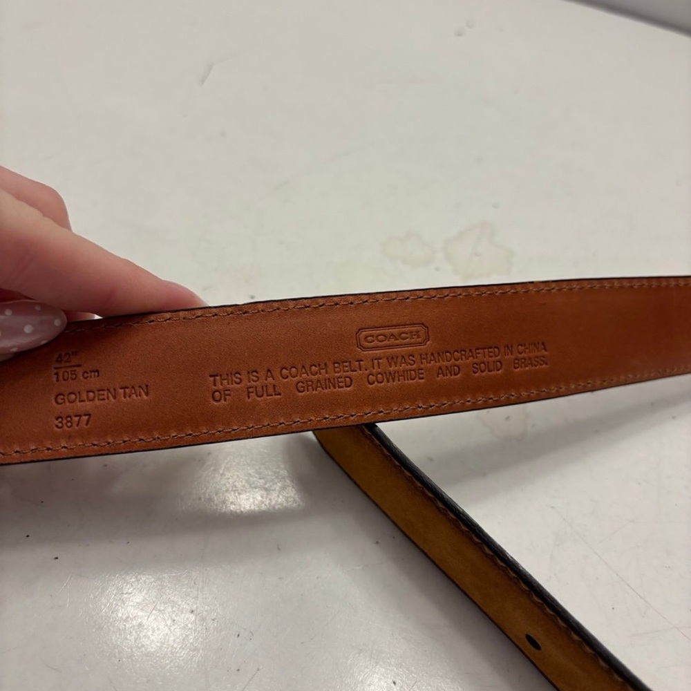 Coach women’s golden tan leather belt - Picture 5 of 7